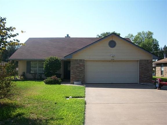 3rd image of 3704 Lake Vista Ct