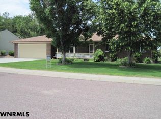 2040 Kings Rd, Gering, NE 69341