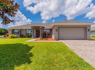 690 Country Walk Ct, Eagle Lake, FL 33839
