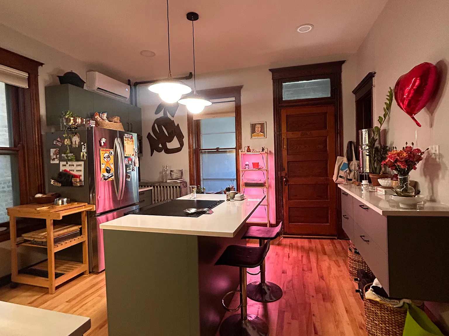 3 bed, 1300 sqft, $2,999 — Photo 4