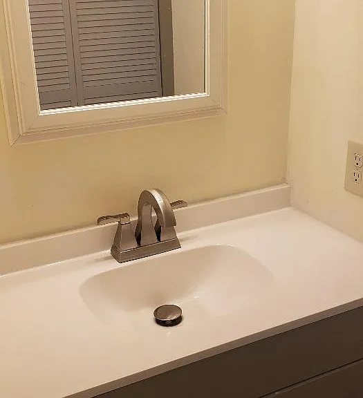 963 Center St — Photo 13