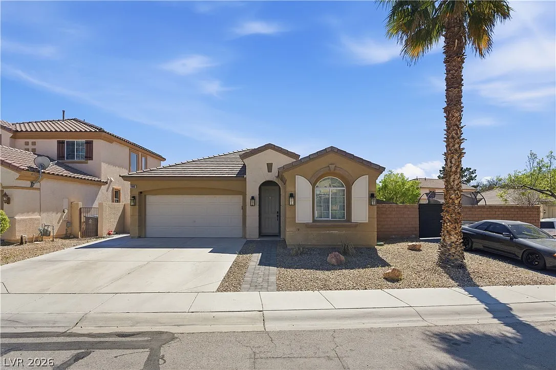 3 bed, 2.0 bath, 1553 sqft, $5,000 — Photo 1