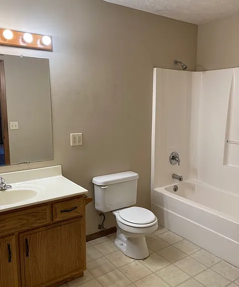 1705 University Dr — Photo 7