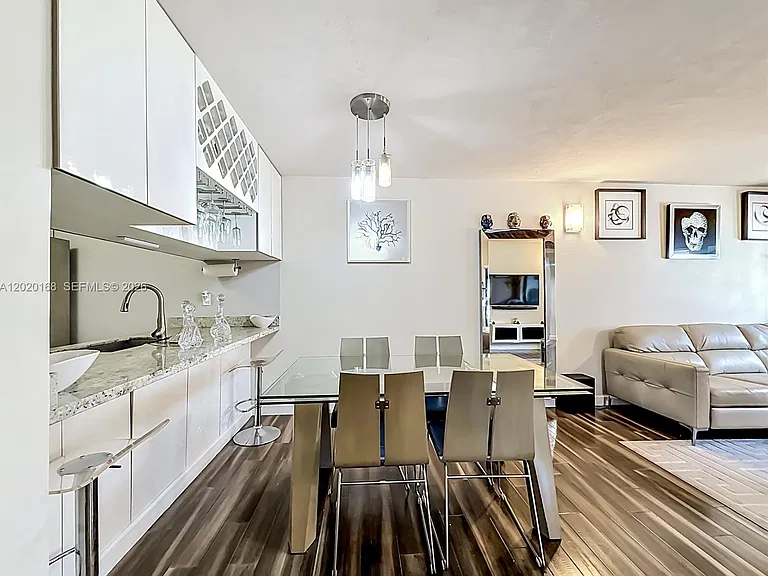 18296 Mediterranean Blvd #404 — Photo 9