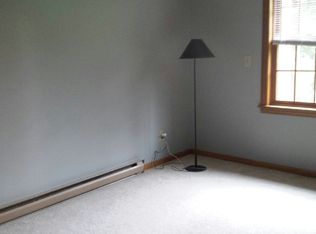 5 Kirriemuir Rd, Stratham, NH 03885