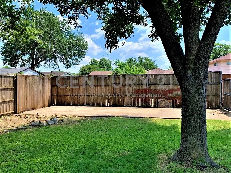 3910 Bucknell Dr — Photo 22