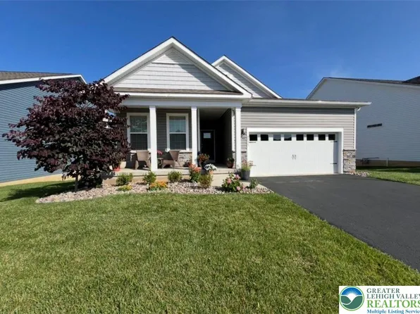 8035 Keystone Dr, Breinigsville, PA 18031