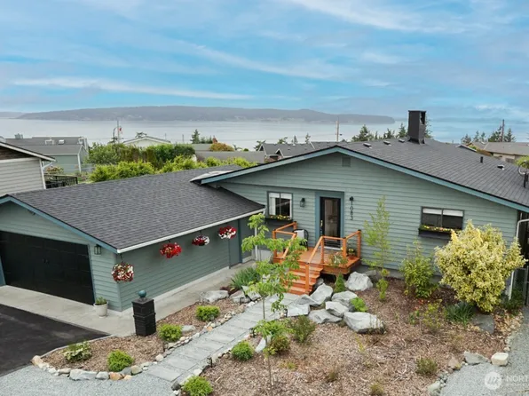 1083 N Vista Del Monte Street, Camano Island, WA 98282