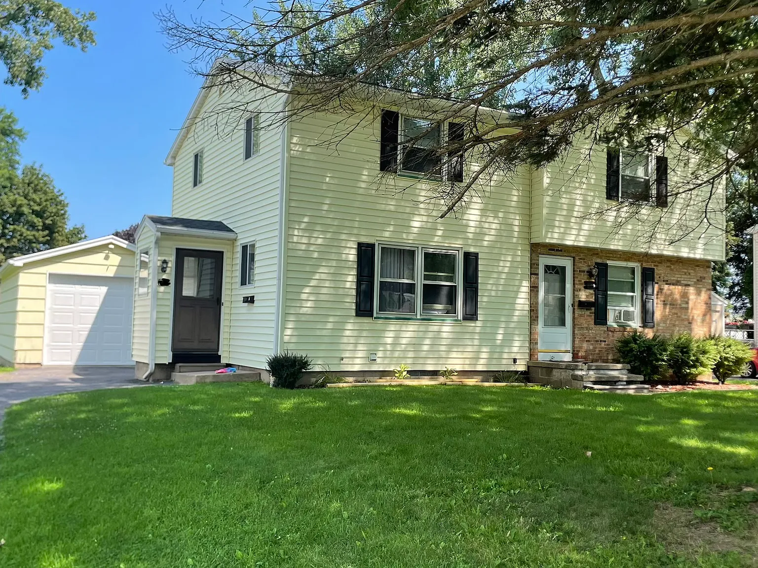 2 bed, 1000 sqft, $1,750 — Photo 1