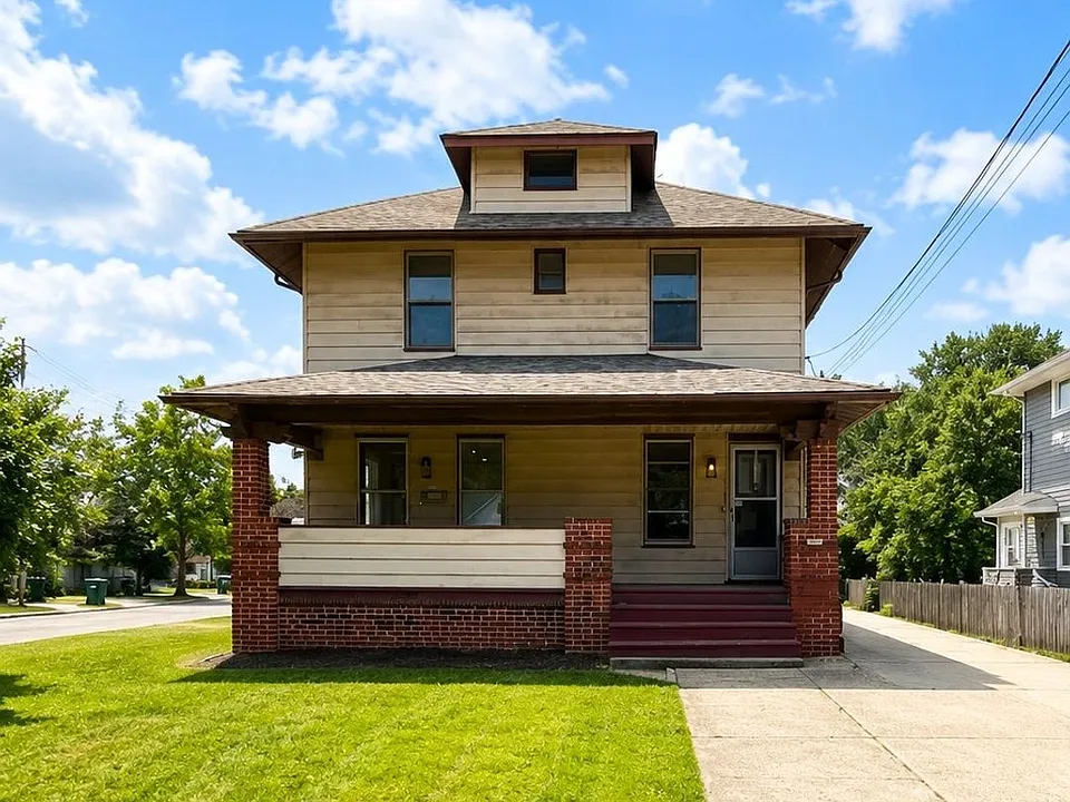 1700 E 290th St