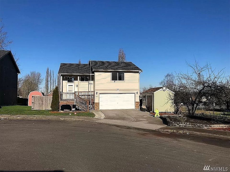 2nd image of 3614 E Portland Ave