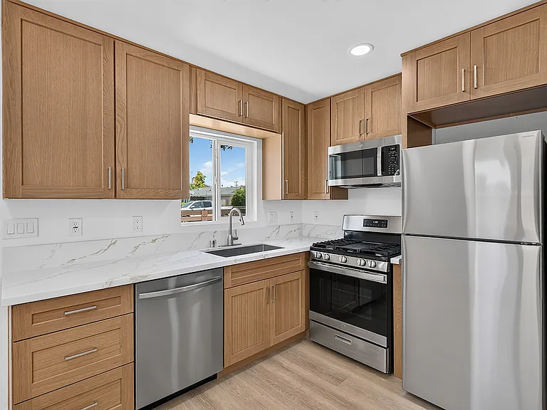 12250 Carver Ln — Photo 4