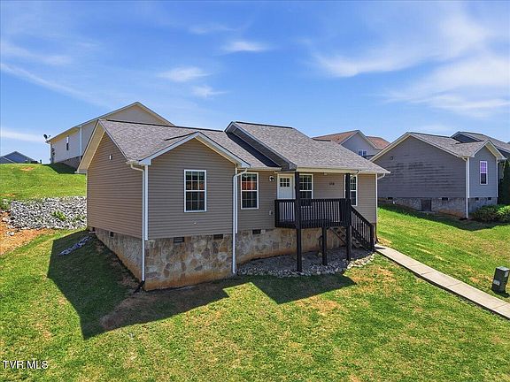 3rd image of 1316 Lauren Dr