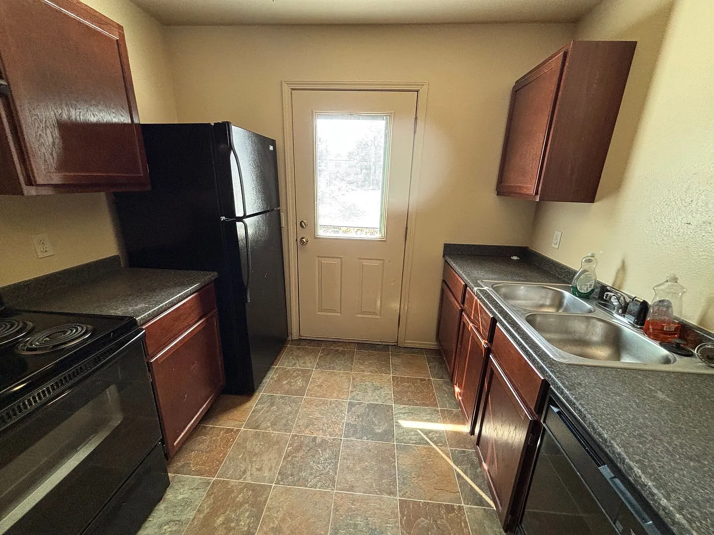 1125 E 9th St Apt A-D — Photo 4