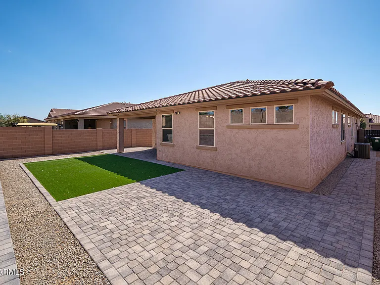 18338 W Getty Dr — Photo 26