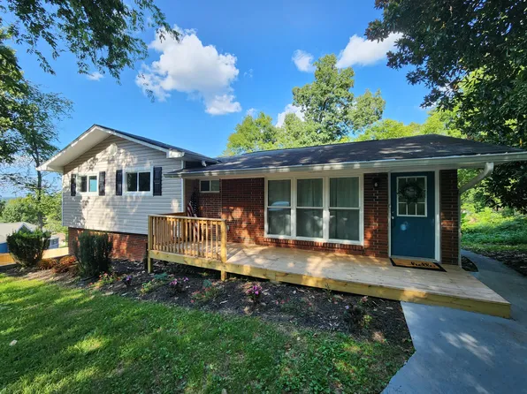 317 Signal Dr, Rossville, GA 30741