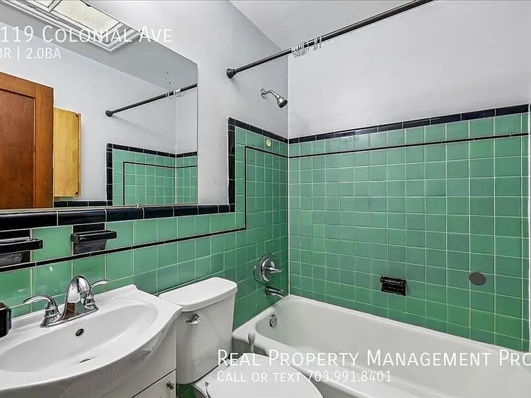 1119 Colonial Ave — Photo 22