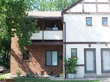 1st image of 332 Barrington Square Est APT B
