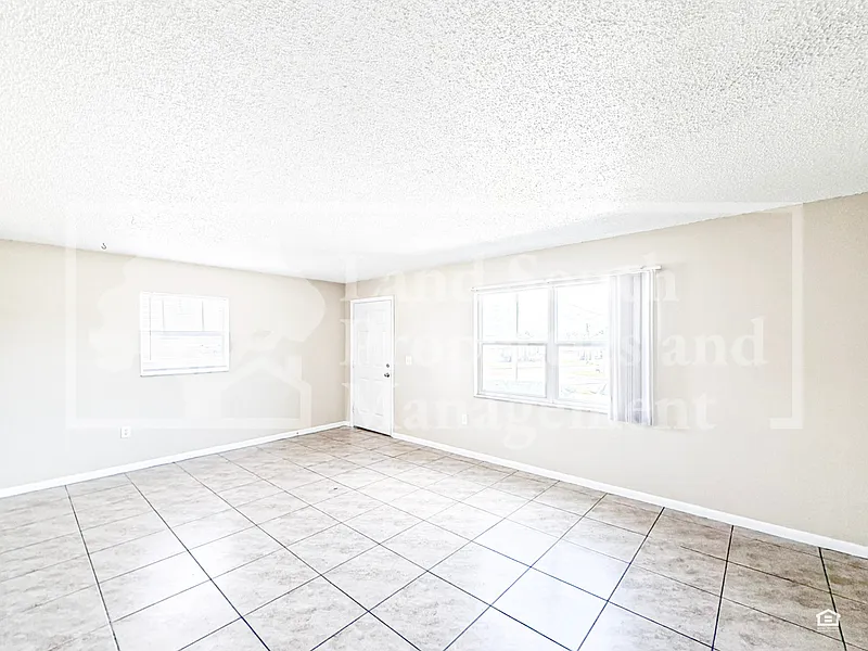 2 bed, 1.0 bath, 987 sqft, $1,225 — Photo 4