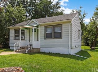 303 N Bernice Ct, Round Lake, IL 60073