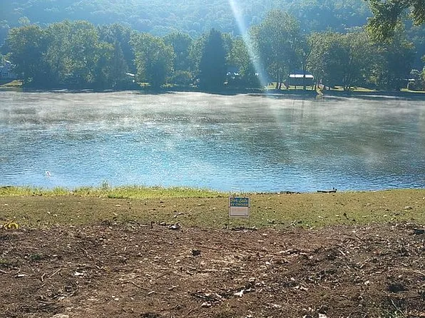 2016 Dunns Eddy Rd, Youngsville, PA 16371