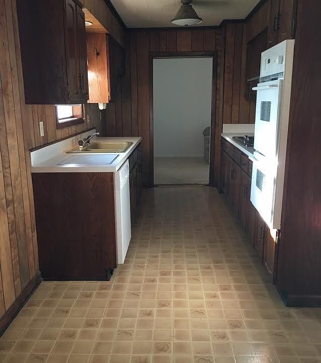2nd image of 600 Gerald Dr