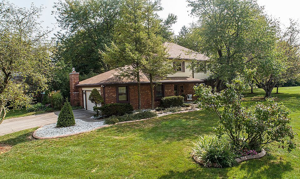 1st image of 700 Buckeye Ct