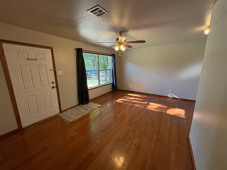 315 Ash St — Photo 6