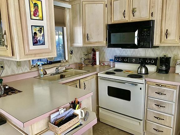 7750 E. Broadway Rd 98.Kitchen