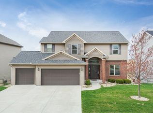 5114 Longfield Rd, Bloomington, IL 61705