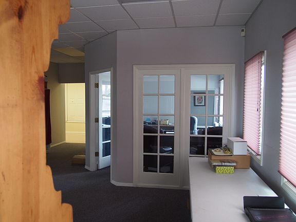 5th image of 2460 Missouri Ave