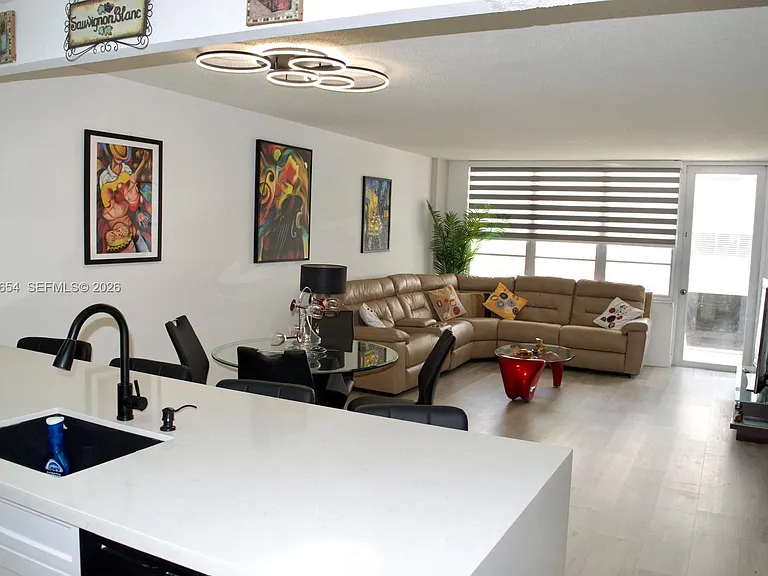 3725 S Ocean Dr #423 — Photo 2
