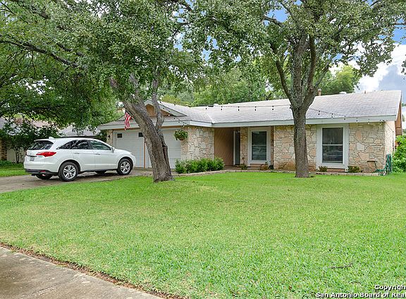 3rd image of 2914 Floral Way Dr