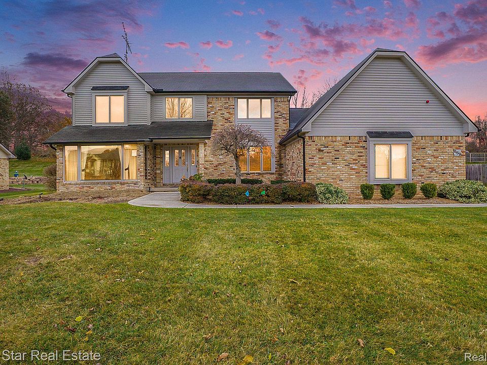 1st image of 889 Boutell Dr