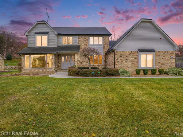 889 Boutell Dr, Grand Blanc, MI 48439