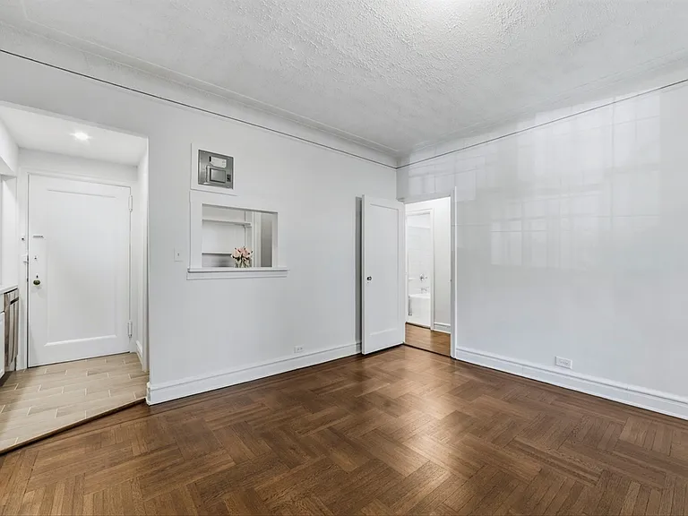 14 N Chatsworth Ave #1K — Photo 9
