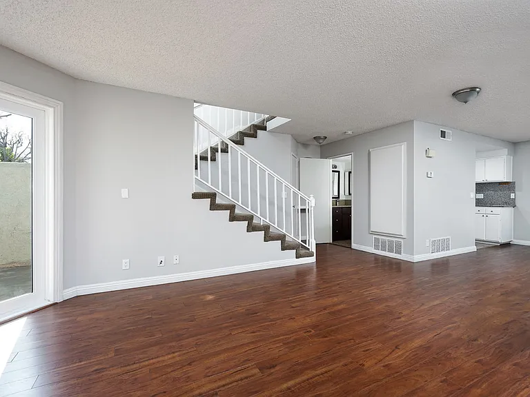 400-404 S Orange Ave — Photo 8