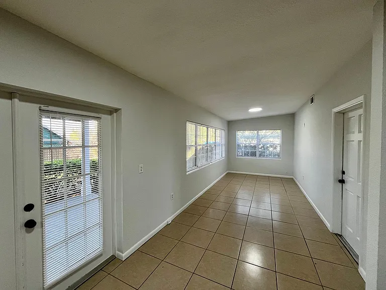 3313 Anderson Rd — Photo 8