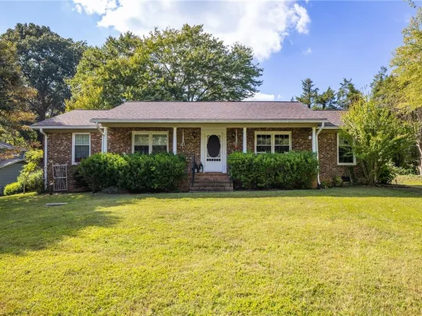 7401 Alcorn Rd, Greensboro, NC 27409