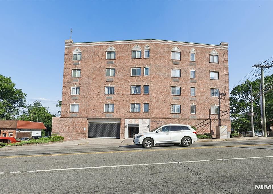 1st image of 399 11th St APT 403