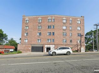 399 11th St APT 403, Palisades Park, NJ 07650