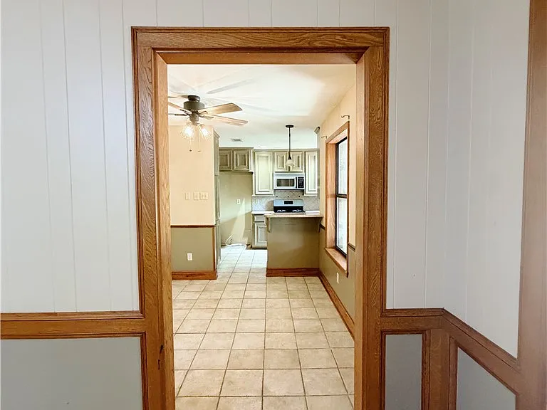 2706 Red Hill Dr — Photo 7