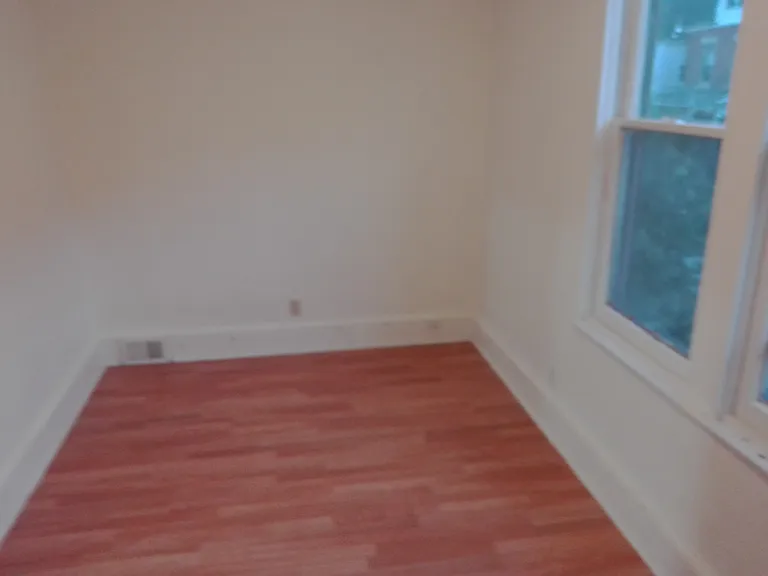 411 Noble St — Photo 13