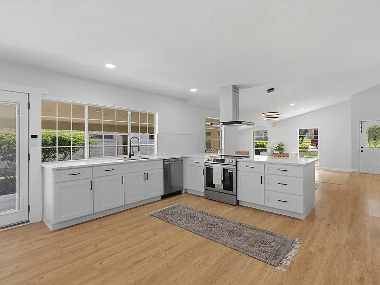 3020 Ravine Trl — Photo 1