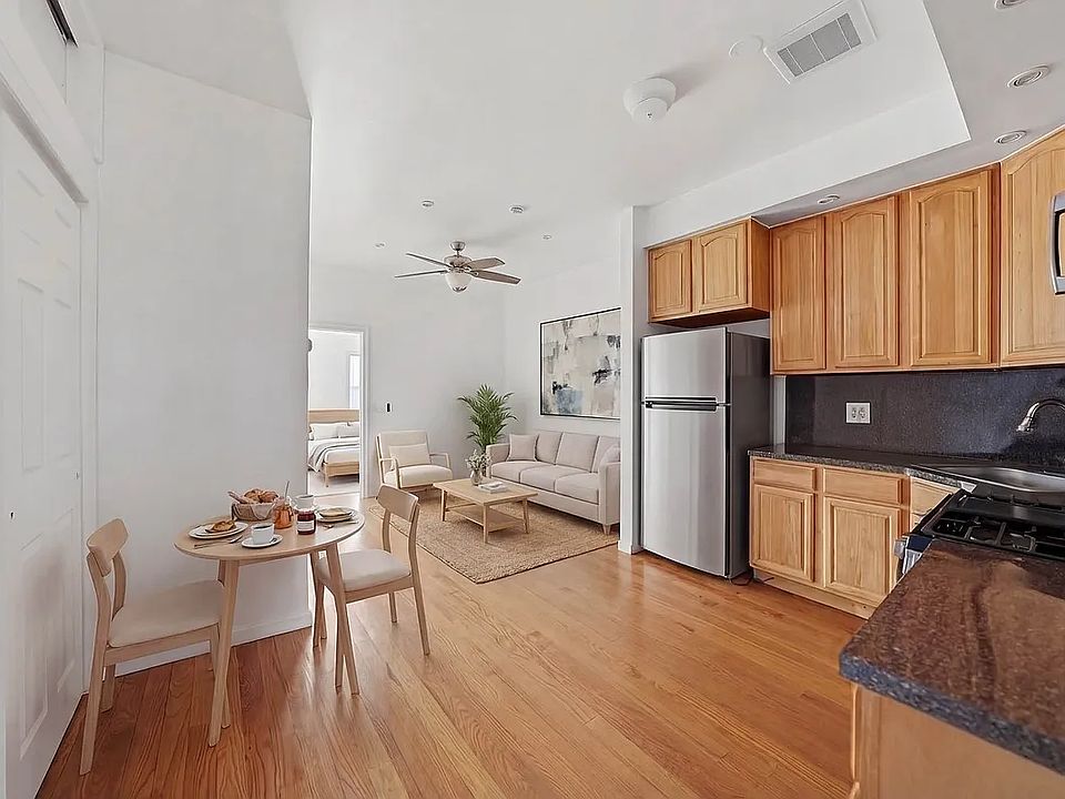 1st image of 2267 Pacific St Floor 2