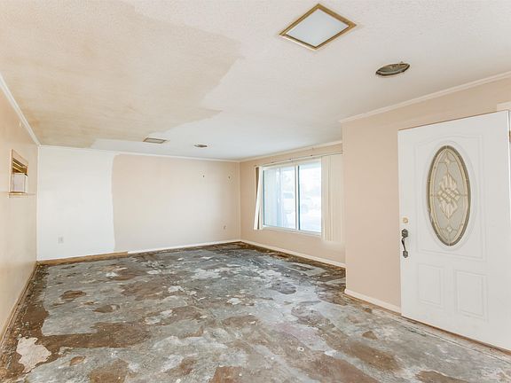 3rd image of 706 S Walnut St