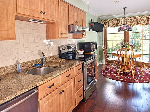 5th image of 91 Hearthside Dr
