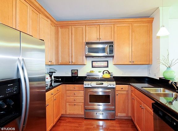 5th image of 420 E Waterside Dr Unit 310