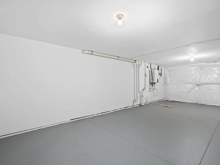 3010 Helmsman St — Photo 24