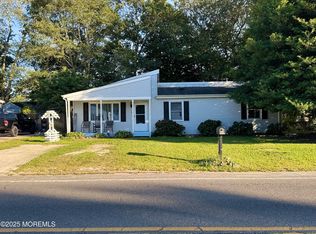 912 Center St, Little Egg Harbor, NJ 08087